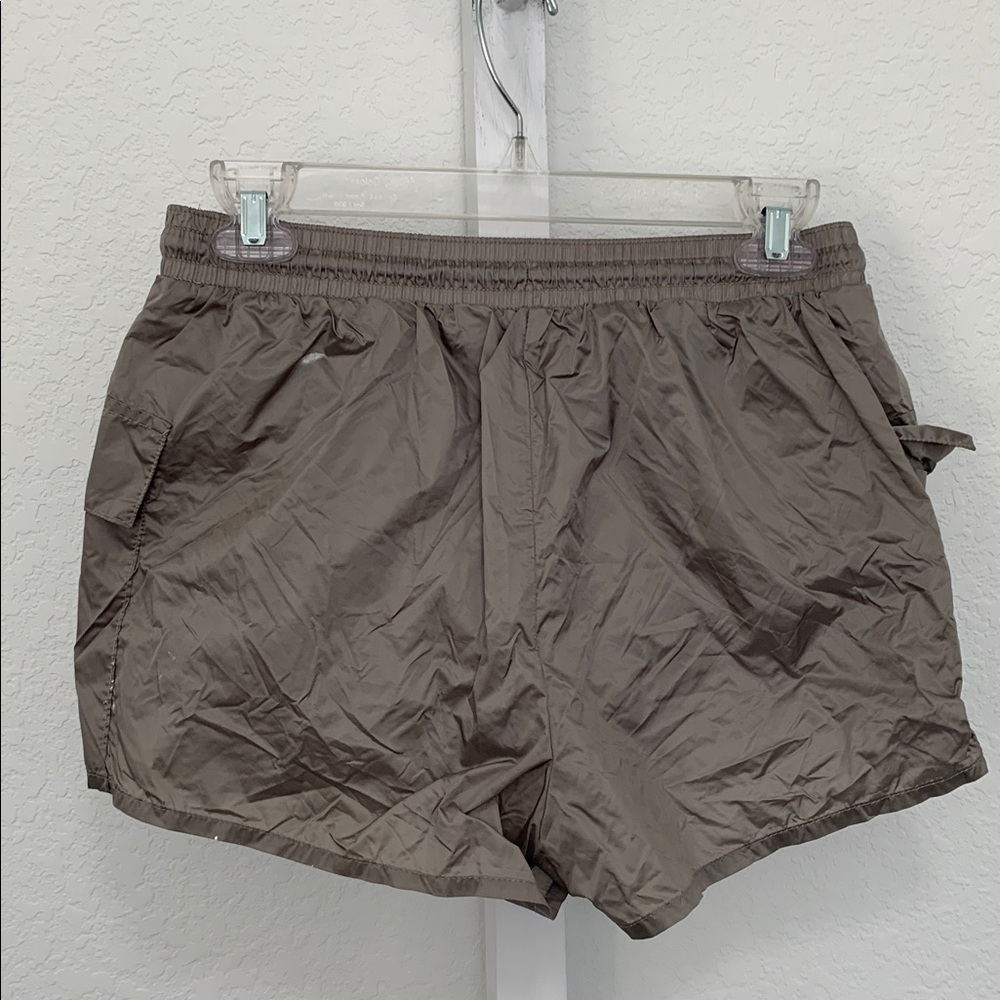Aerie Offline Gray Cargo Nylon Shorts - Picture 5 of 10